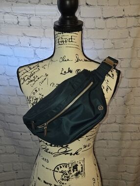 lululemon athletica Teal Green Crossbody Belt Bag